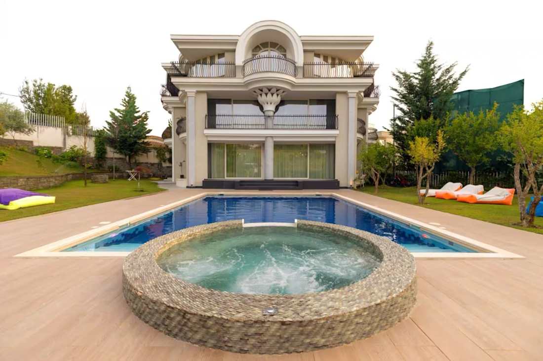 Villa Florence - Heated Pool Villa
