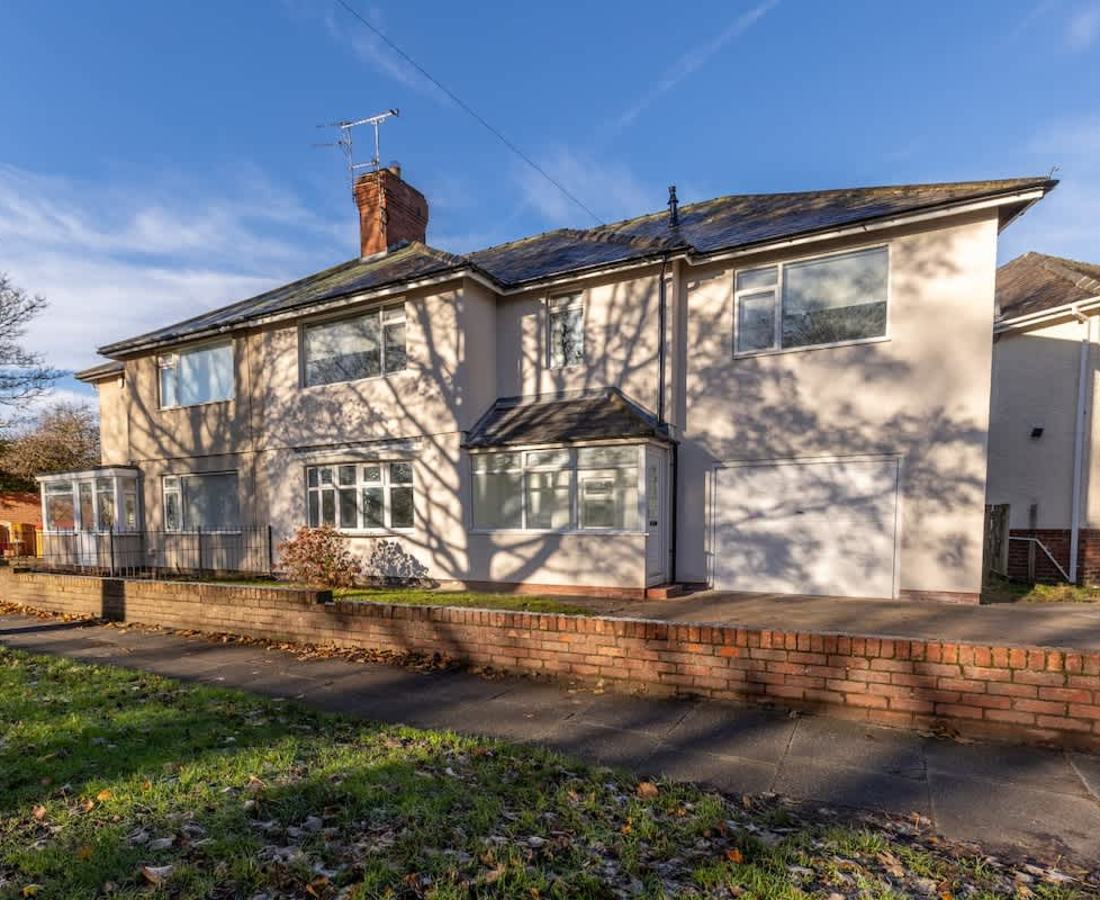 House in Blyth: 5 min drive to Blyth Beach