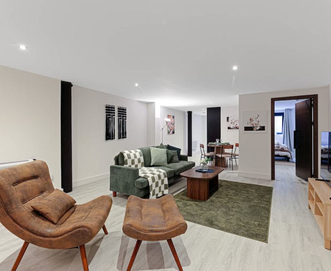Flat in Wakefield: 2 Bed Flat with Gym & Cinema