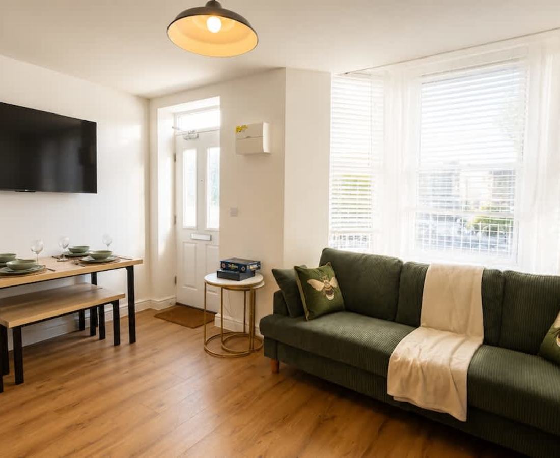 Flat in Bath: Bright 2 Bed Maisonette in Bath
