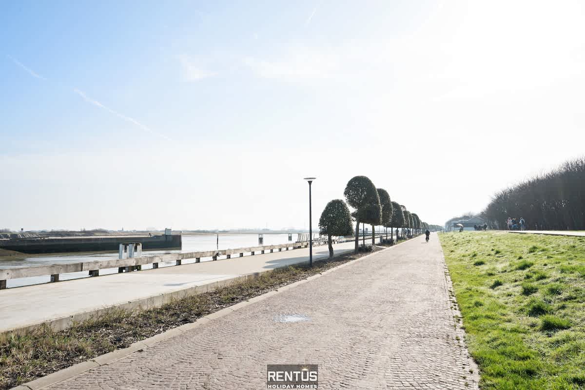 Seagenic - stay with terrace and open view in Nieuwpoort