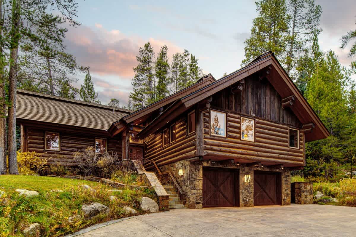 Abode at Mountain Haven, ski-in/out, Teton Village, private hot tub