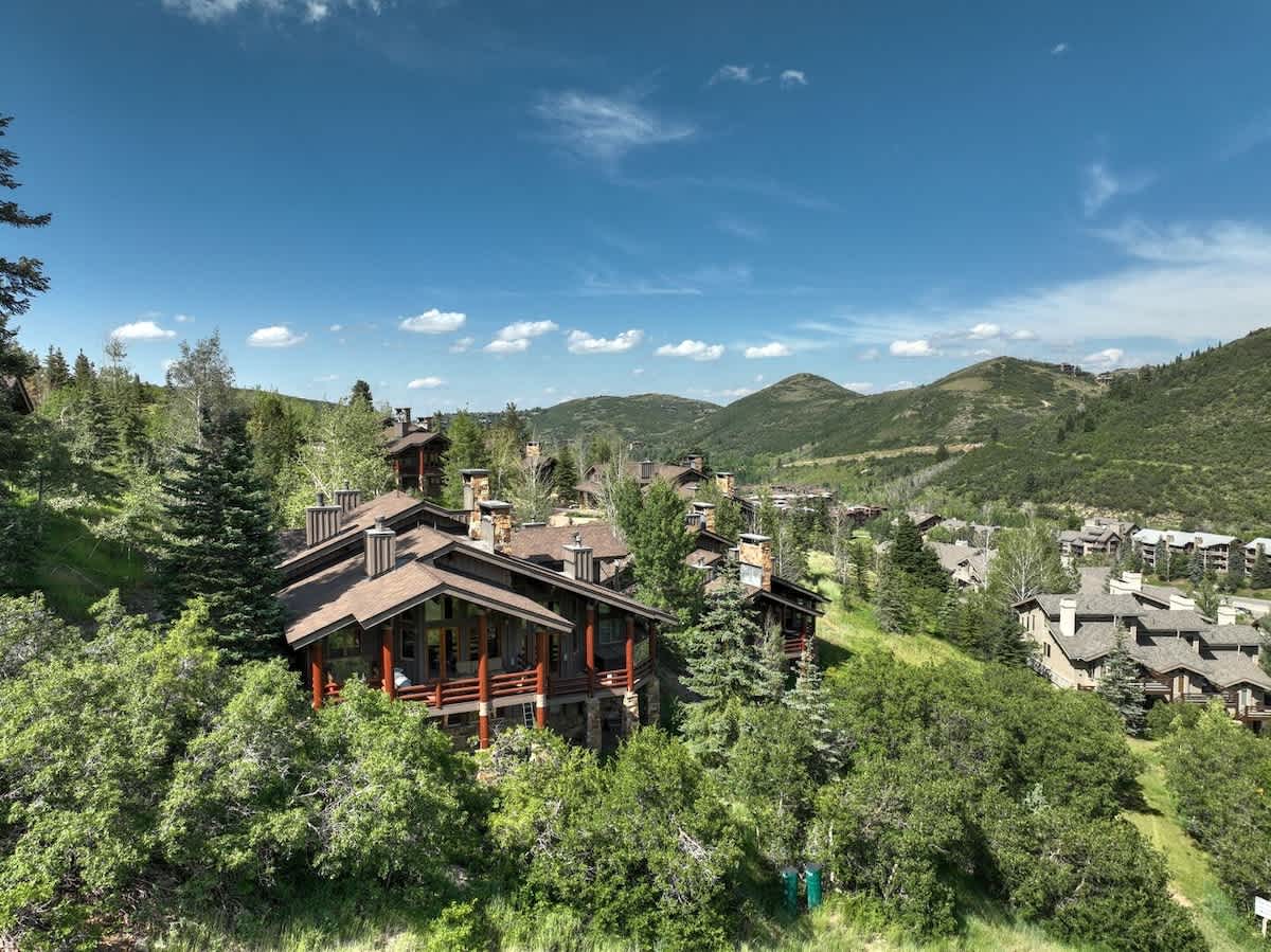 Abode at Slopeside Deer Valley, ski-in/ski-out, hot tub, resort access