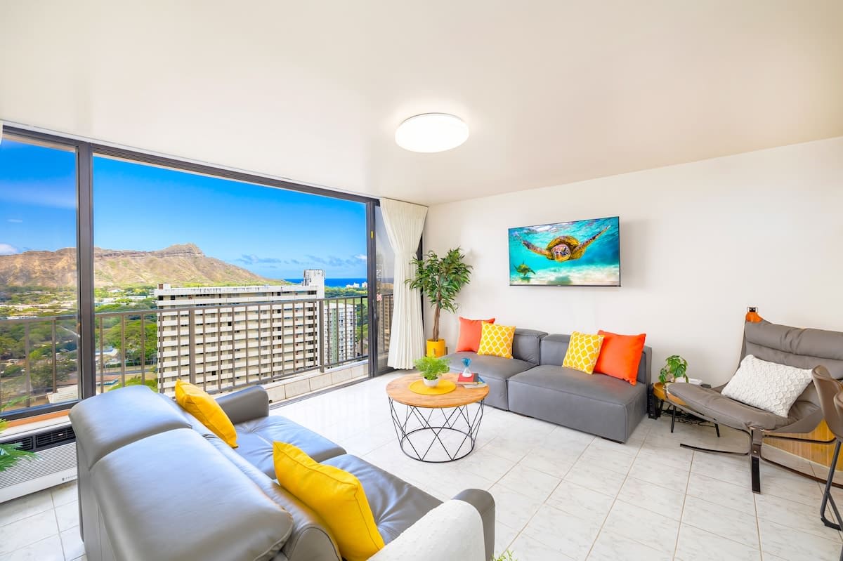 Enjoy your stay in this beautiful condo with stunning ocean and diamond-head views from your living room!