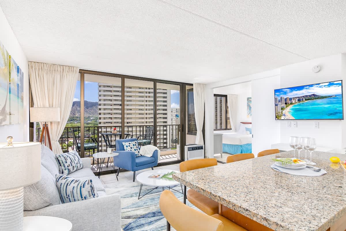 Enjoy this beautiful spacious condo with a stunning mountain view from your dining, living, and balcony area.