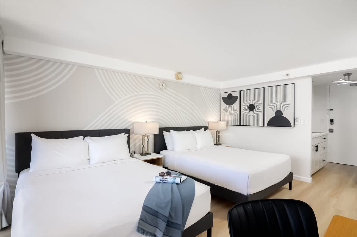 2 queen-size beds for your ultimate relaxation