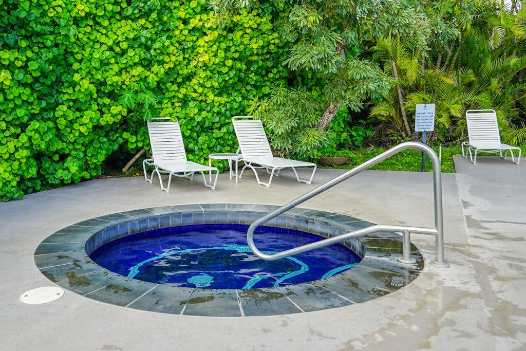 Plantation Hale Community Hot Tub
