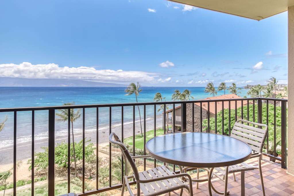 Oceanfront Lanai With Endless Blue Views
