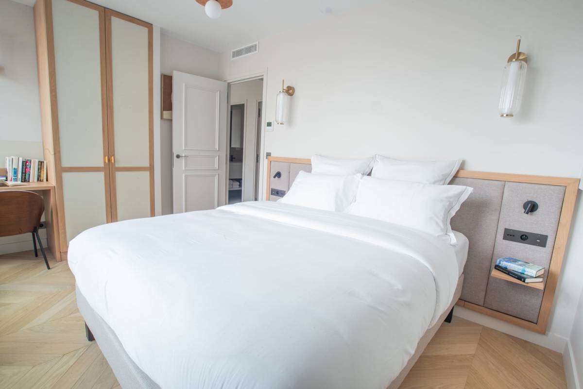 Opera - One Bedroom Balcony
