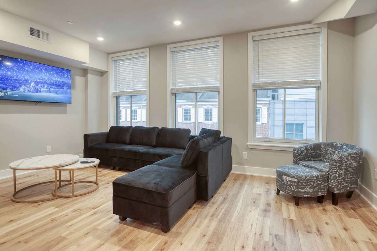 One Sky Loft | Suite, Queen Bed