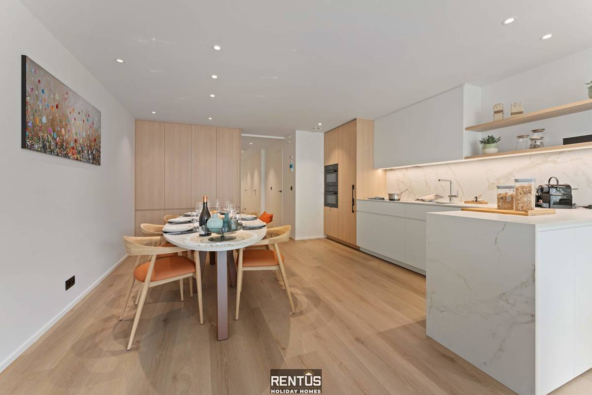 Newport 2 - luxury apartment near the sea