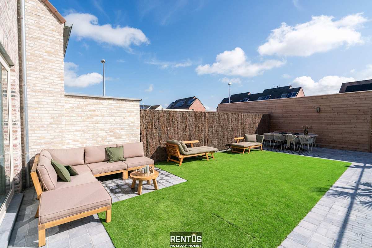 Villa Mater Maris - with large garden and garage