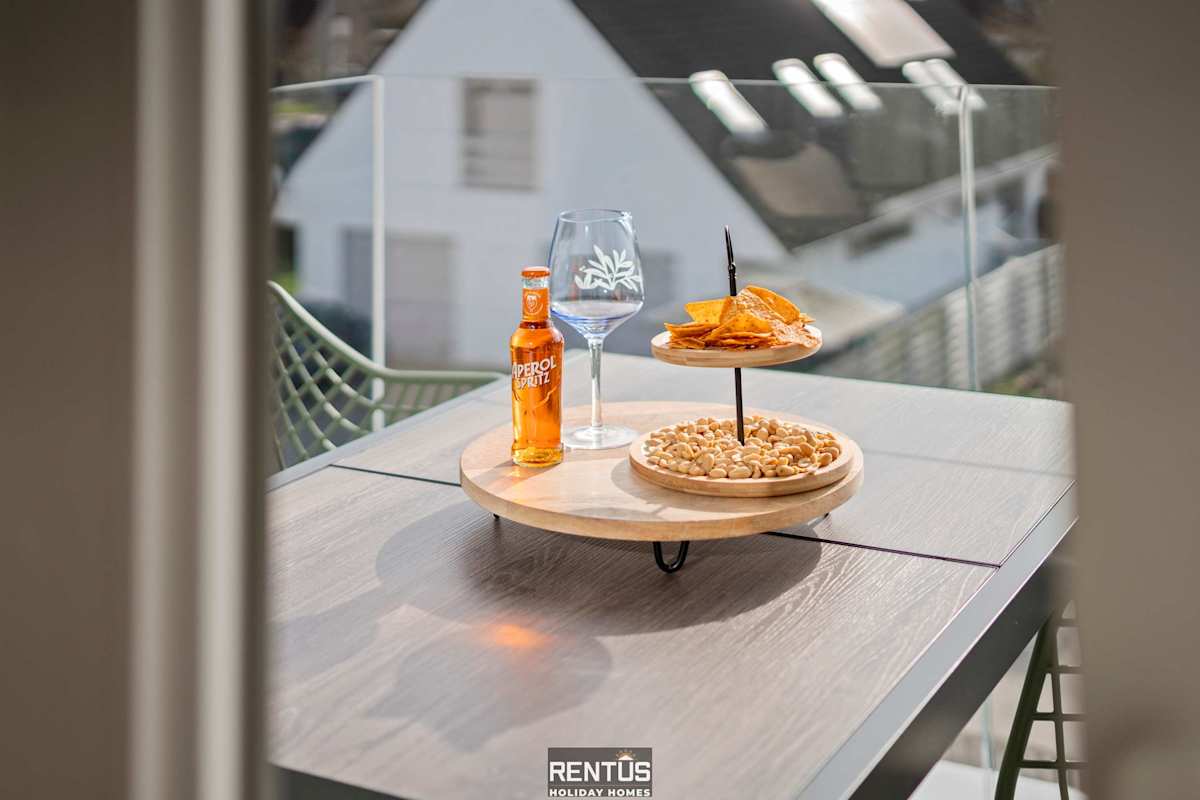 Seaphir-vacation apartment with pool in Nieuwpoort