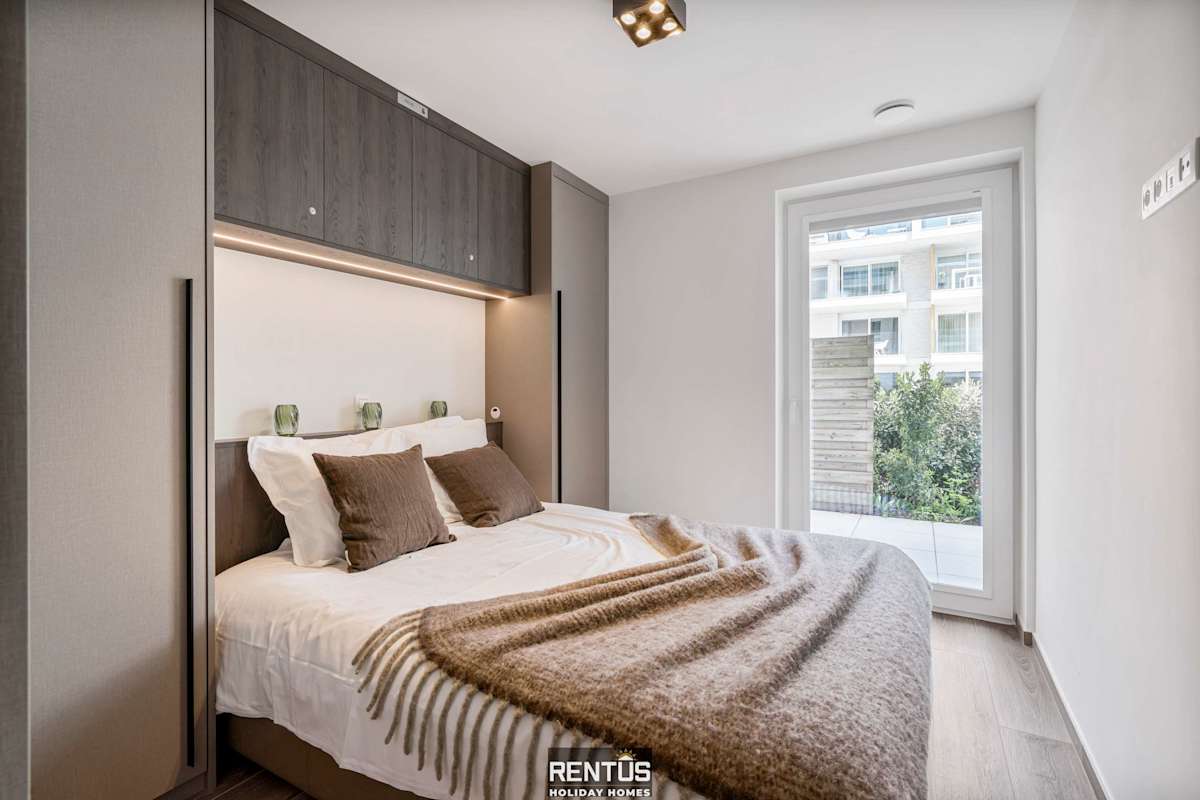 Port Orion - brand new ground floor flat with pool