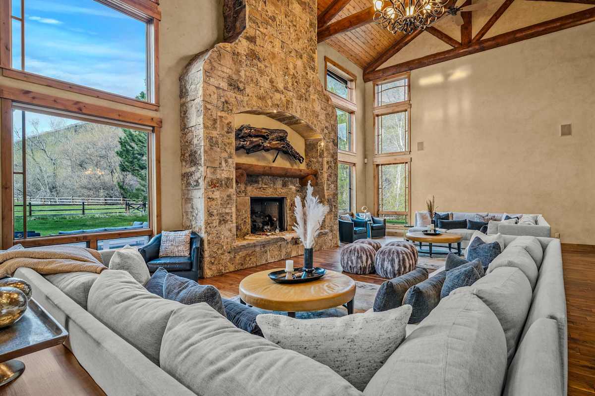Abode at Trail Creek Canyon, ranch estate, views, hot tub, games
