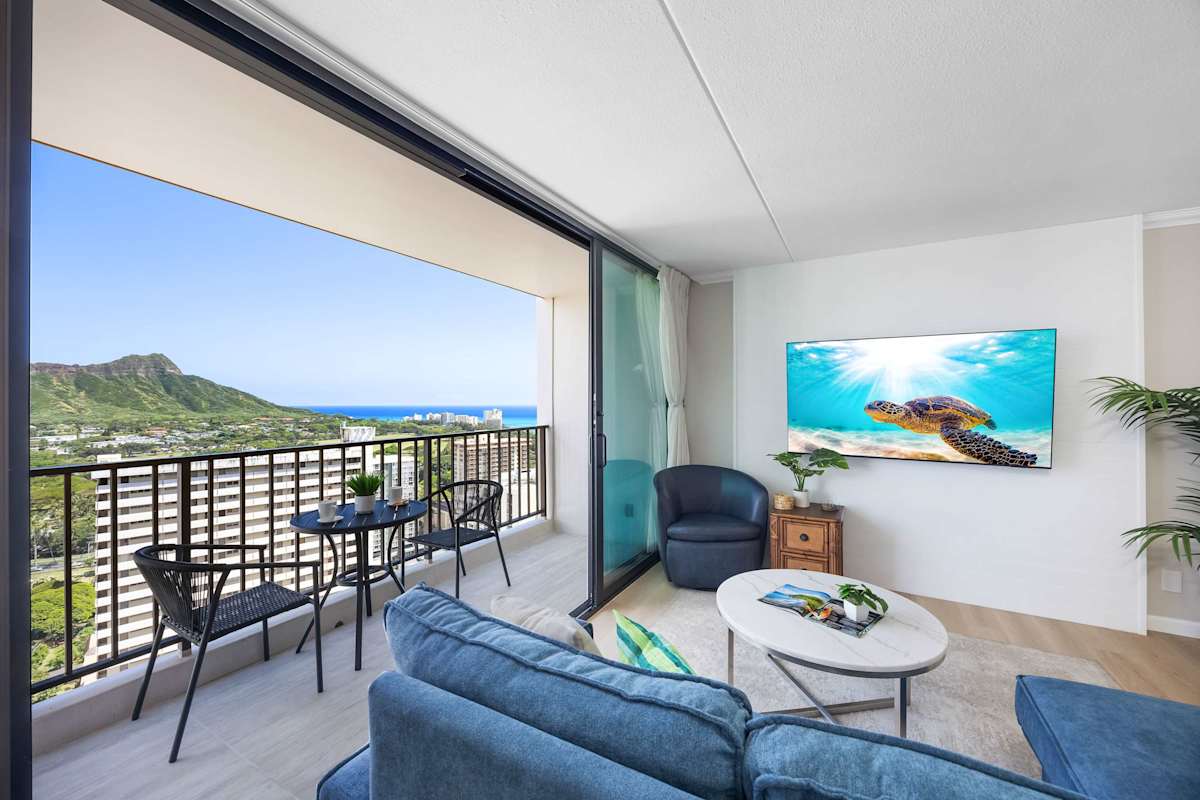 Enjoy this amazing view of Diamond Head 