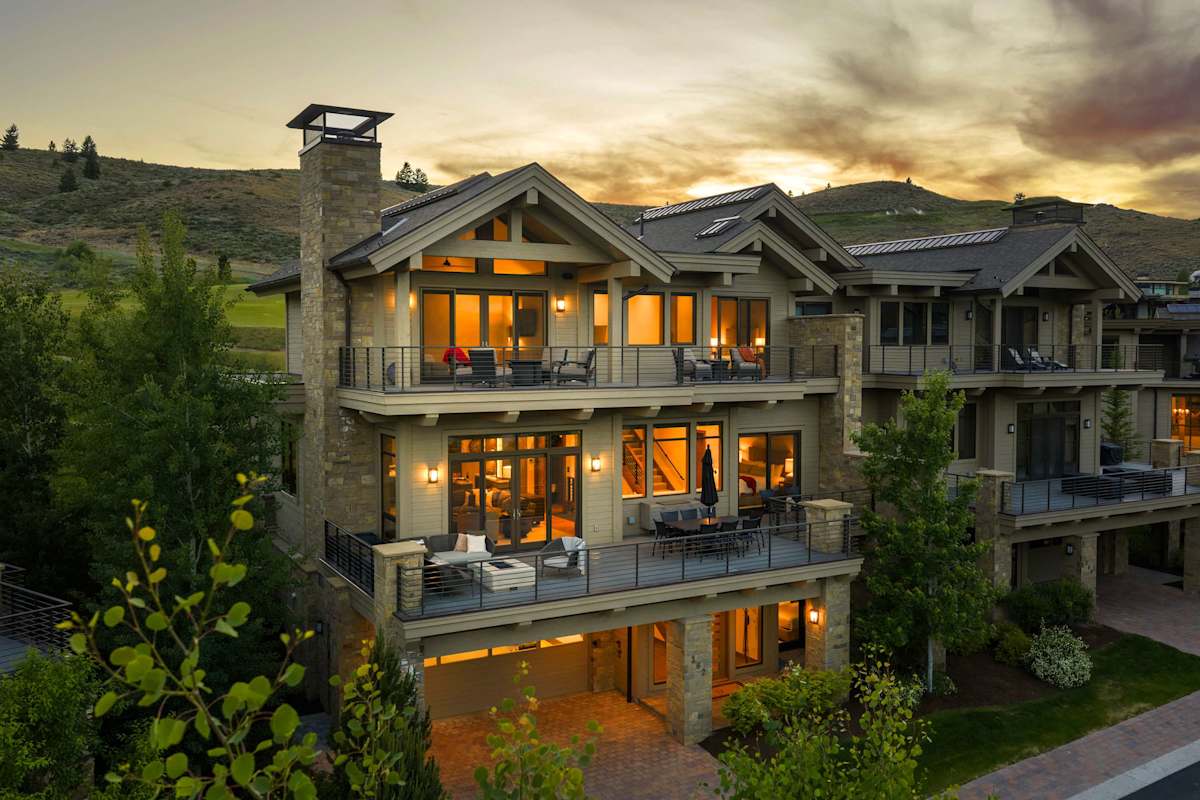 Abode at White Clouds, hot tub, Sun Valley, minutes to skiing
