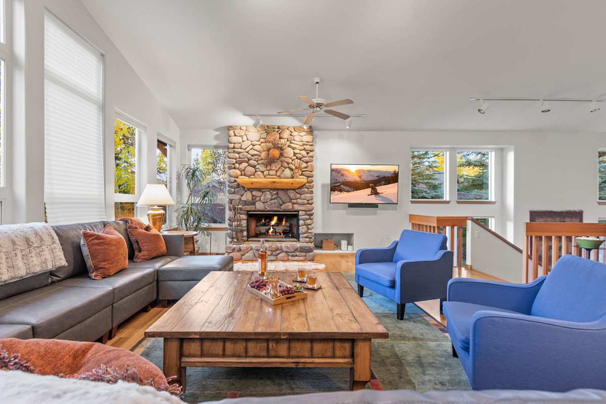 Abode at Sawtooth, chef's kitchen, sleeps 10, near ski resort