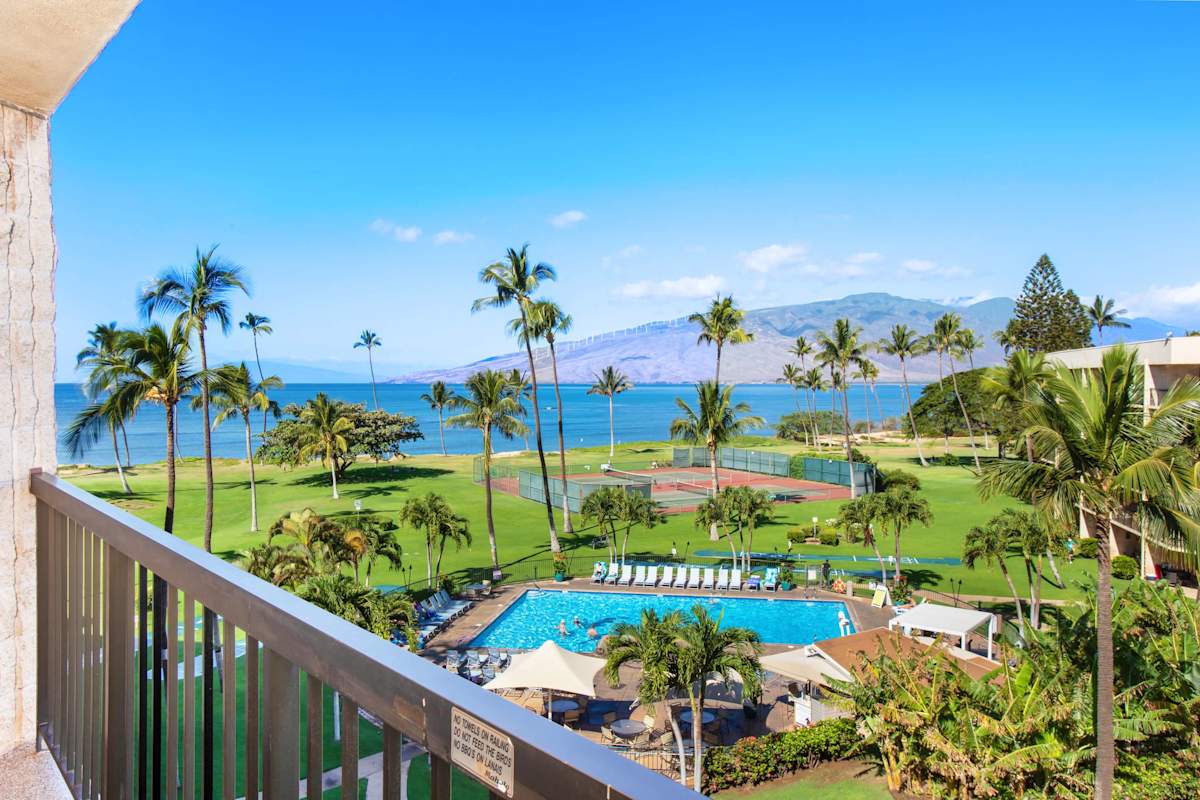 Step out onto your private balcony and soak in the sunshine, sparkling ocean views, and warm tropical vibes at Maui Sunset!
