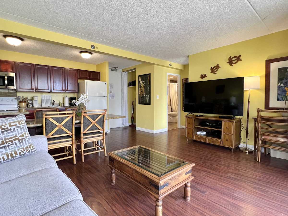 Stay in our cozy 1-bedroom condo featuring an open-concept living area with a sleeper sofa and a 65" smart TV, plus a full kitchen for all your culinary needs.