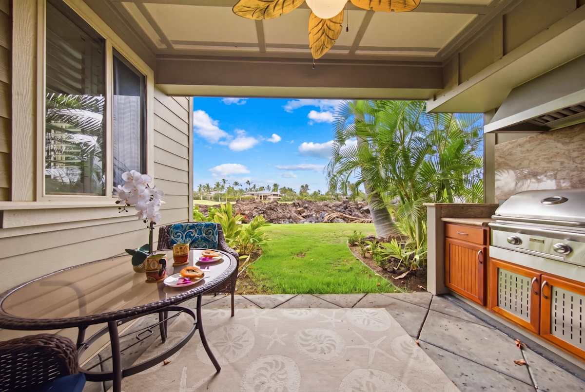 Private lanai with seating and outdoor BBQ