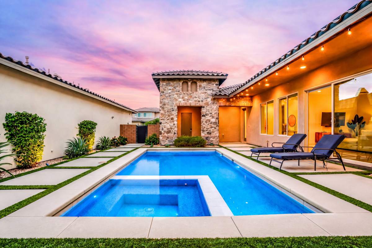 Golfers' Paradise: Pool, Spa, EV Charger
