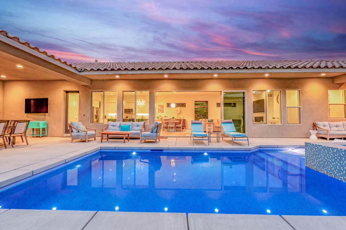 Exclusive Oasis: Pool, Spa & Golf Access