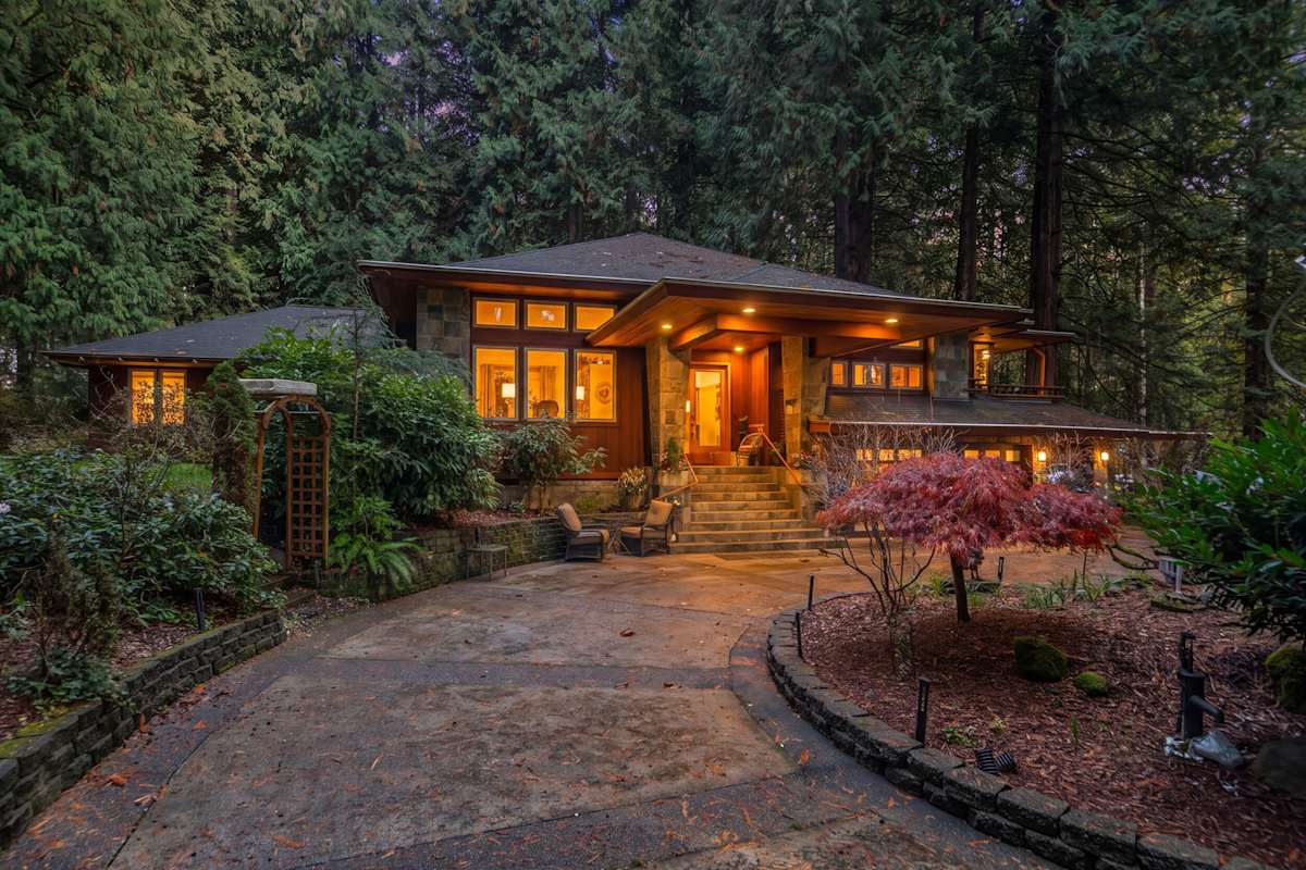 Woodinville Retreat | Decks | BBQ & Fireplace 1 Arrive at your peaceful woodland retreat, surrounded by trees and natural beauty.
