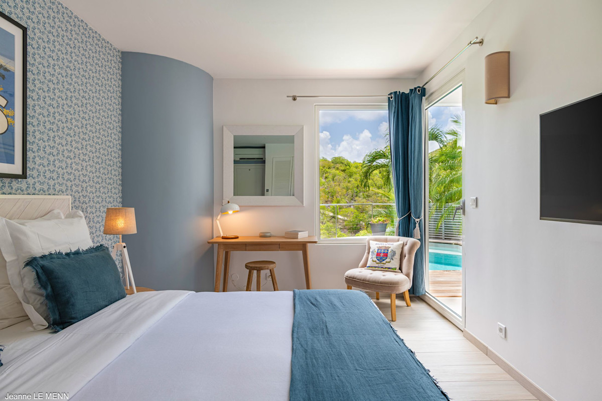 Chouchou — Bedroom 2 — European king arrangement