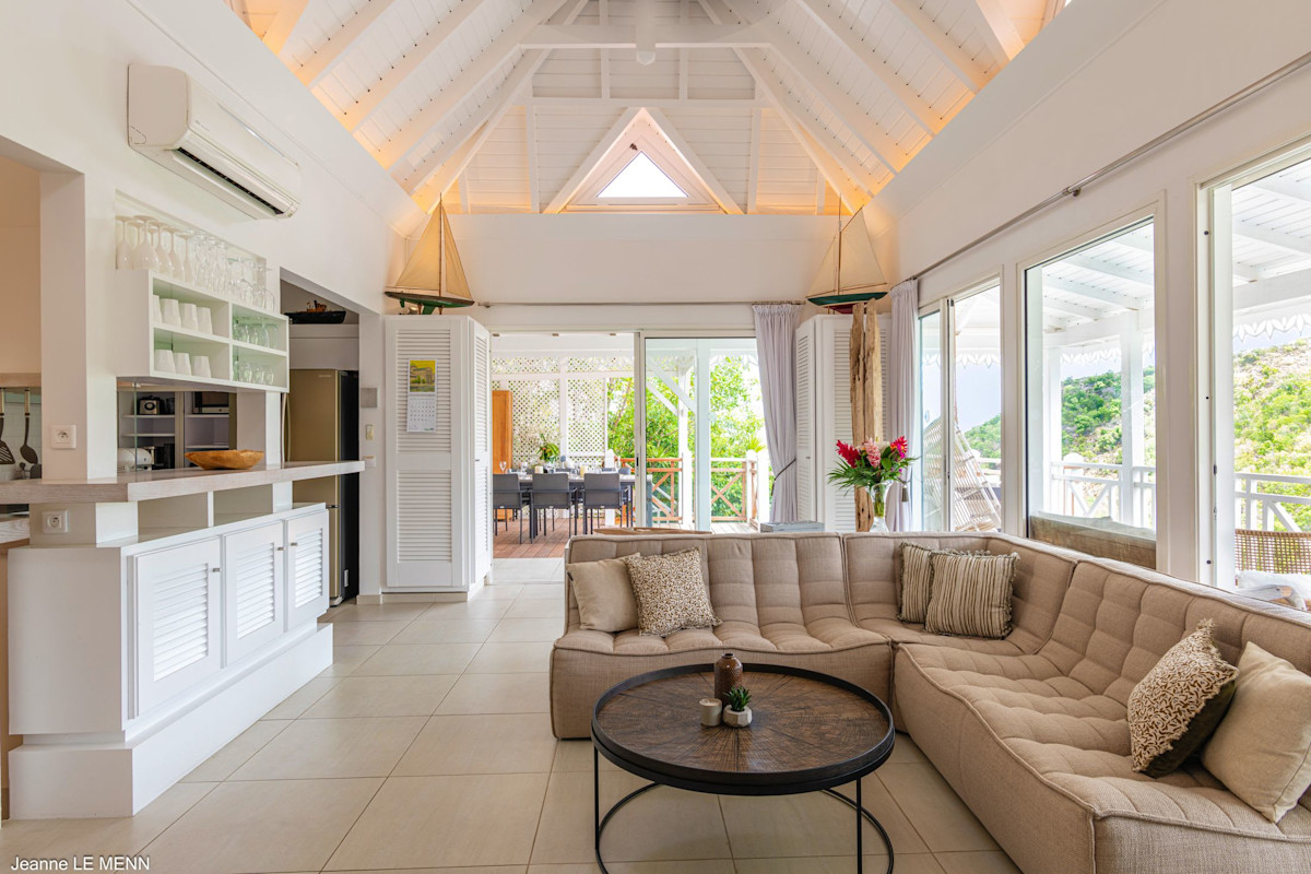 Chouchou — Living Area