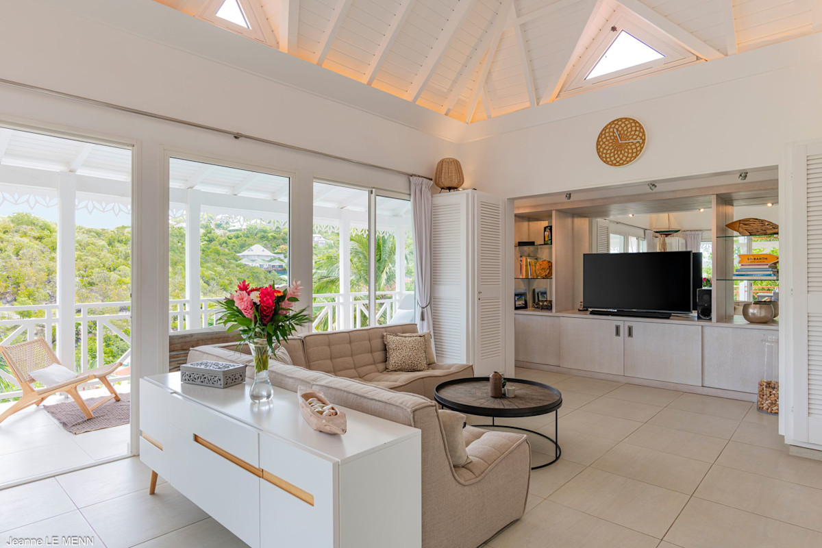 Chouchou — Living Area