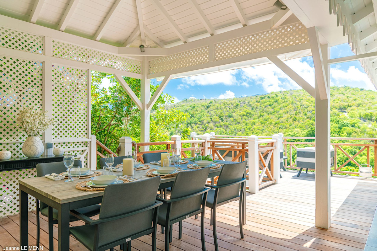 Chouchou — Covered outdoor dining