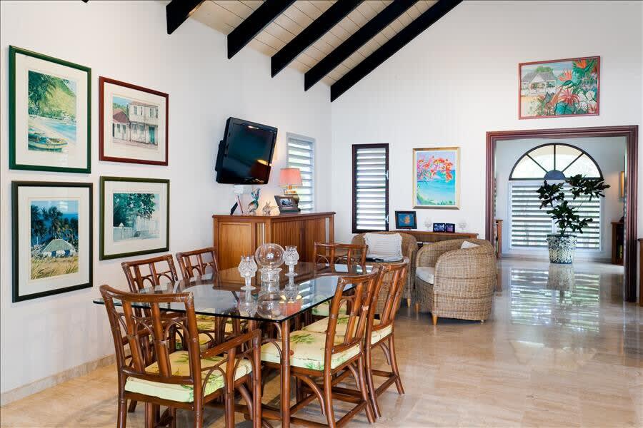 Baie Longue Beach House Dining
