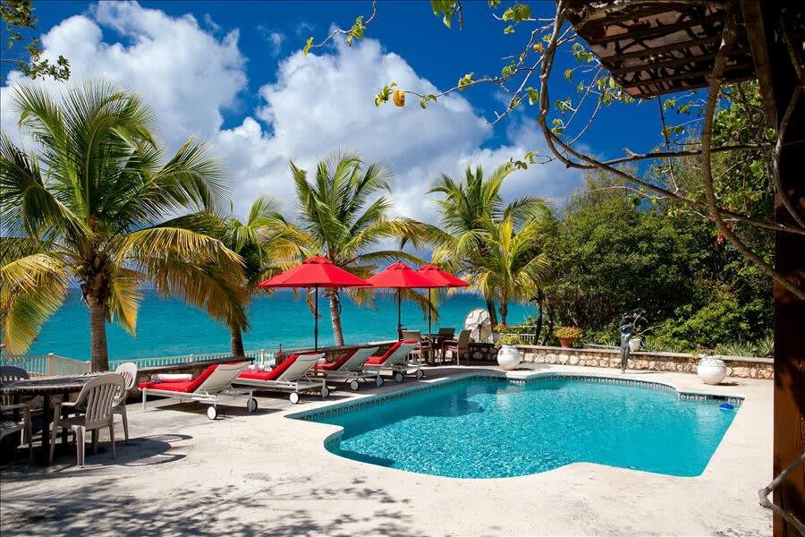 Baie Longue Beach House Pool terrace