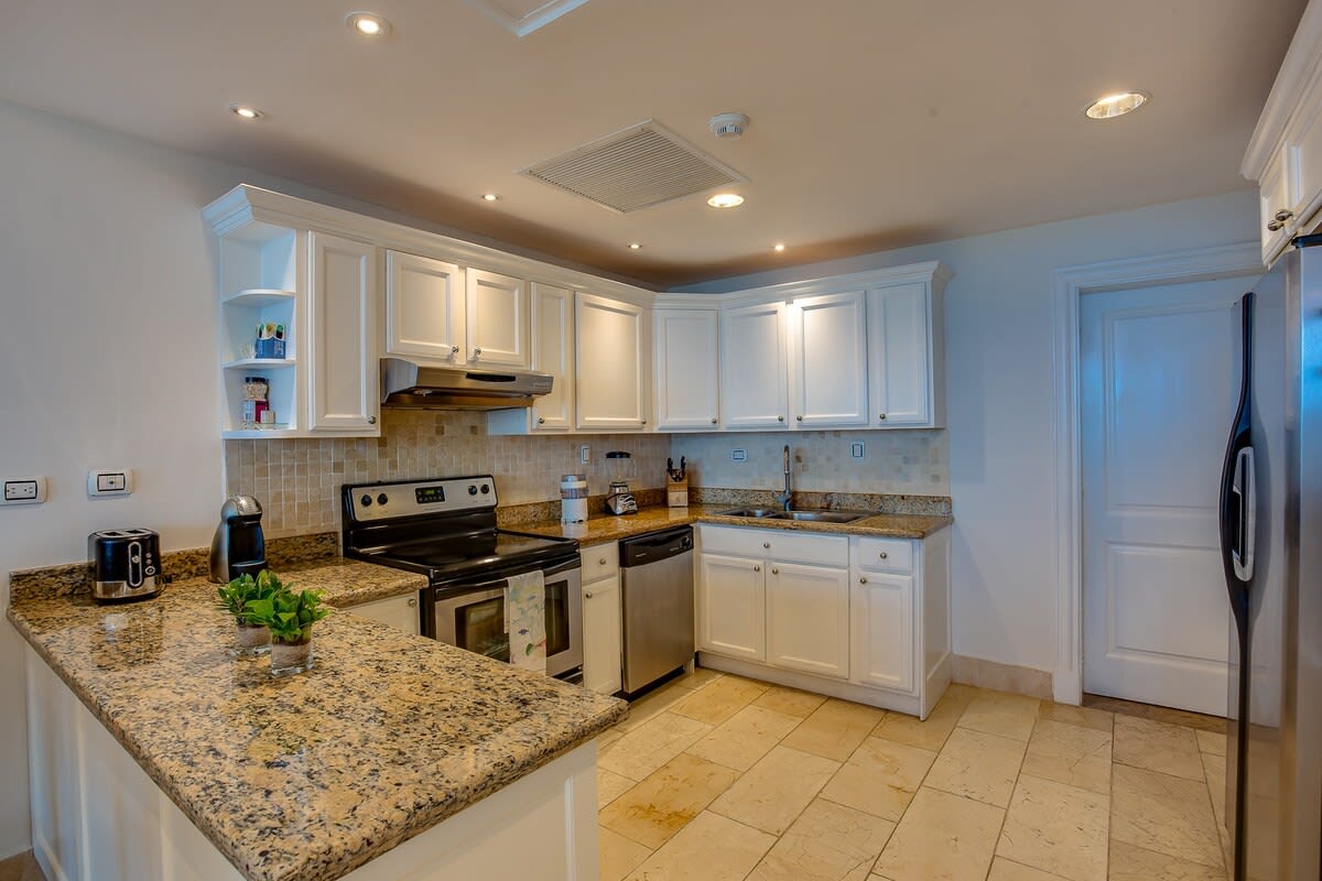 Luxus Oceanblue Pent property image