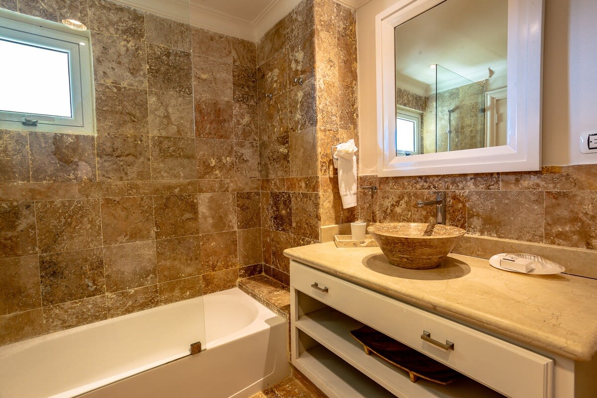 Luxus Oceanblue Pent property image