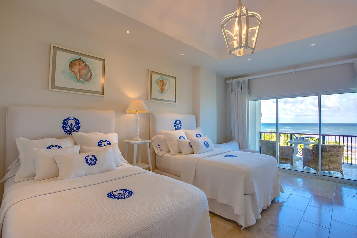 Luxus Oceanblue Pent property image