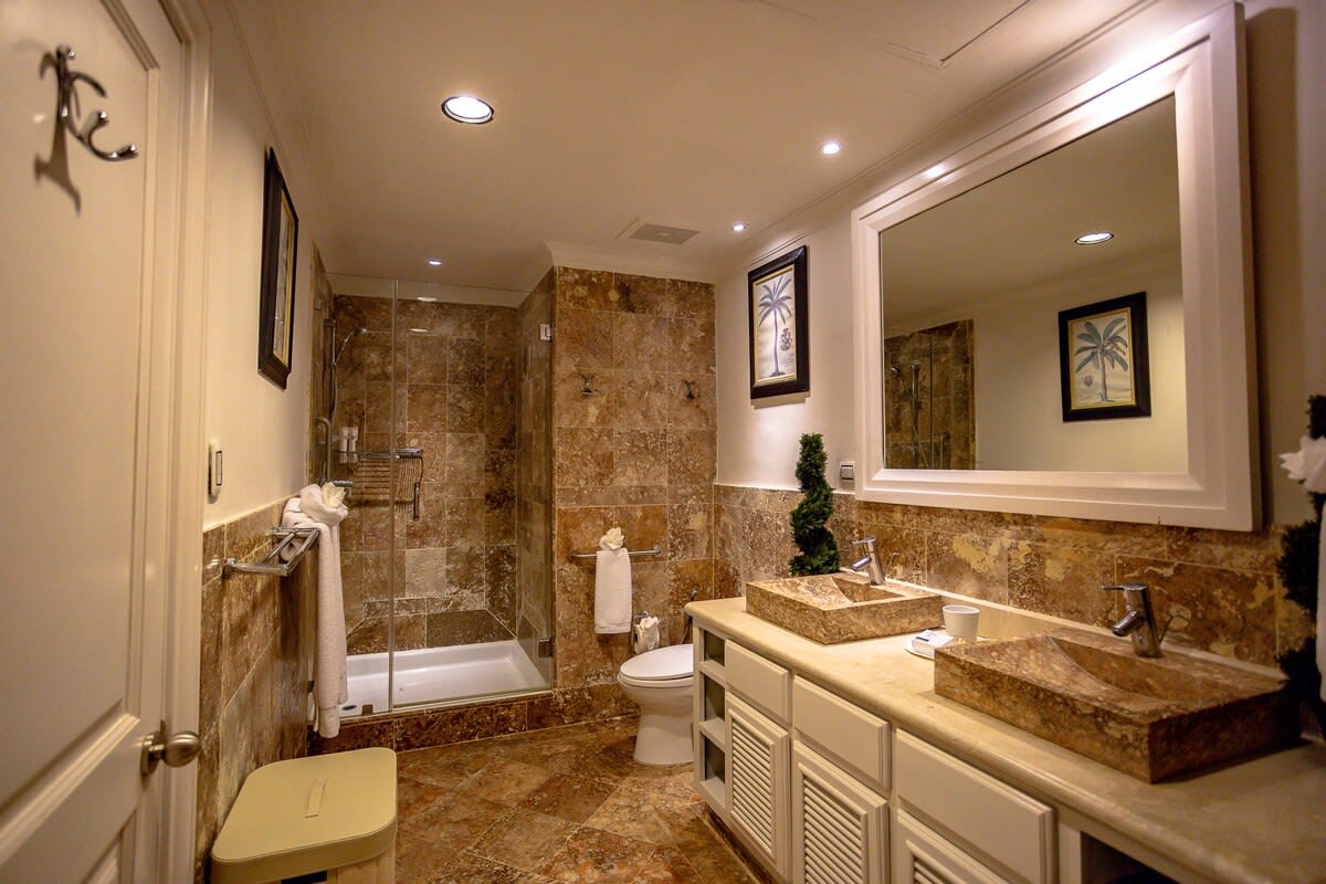 Luxus Oceanblue Pent property image