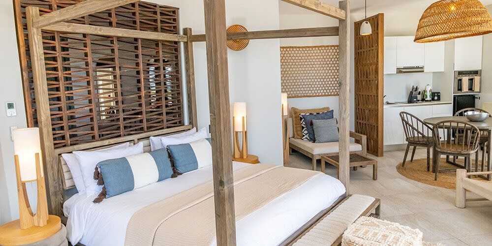 Ocean View Suite Bed lounge kitchen