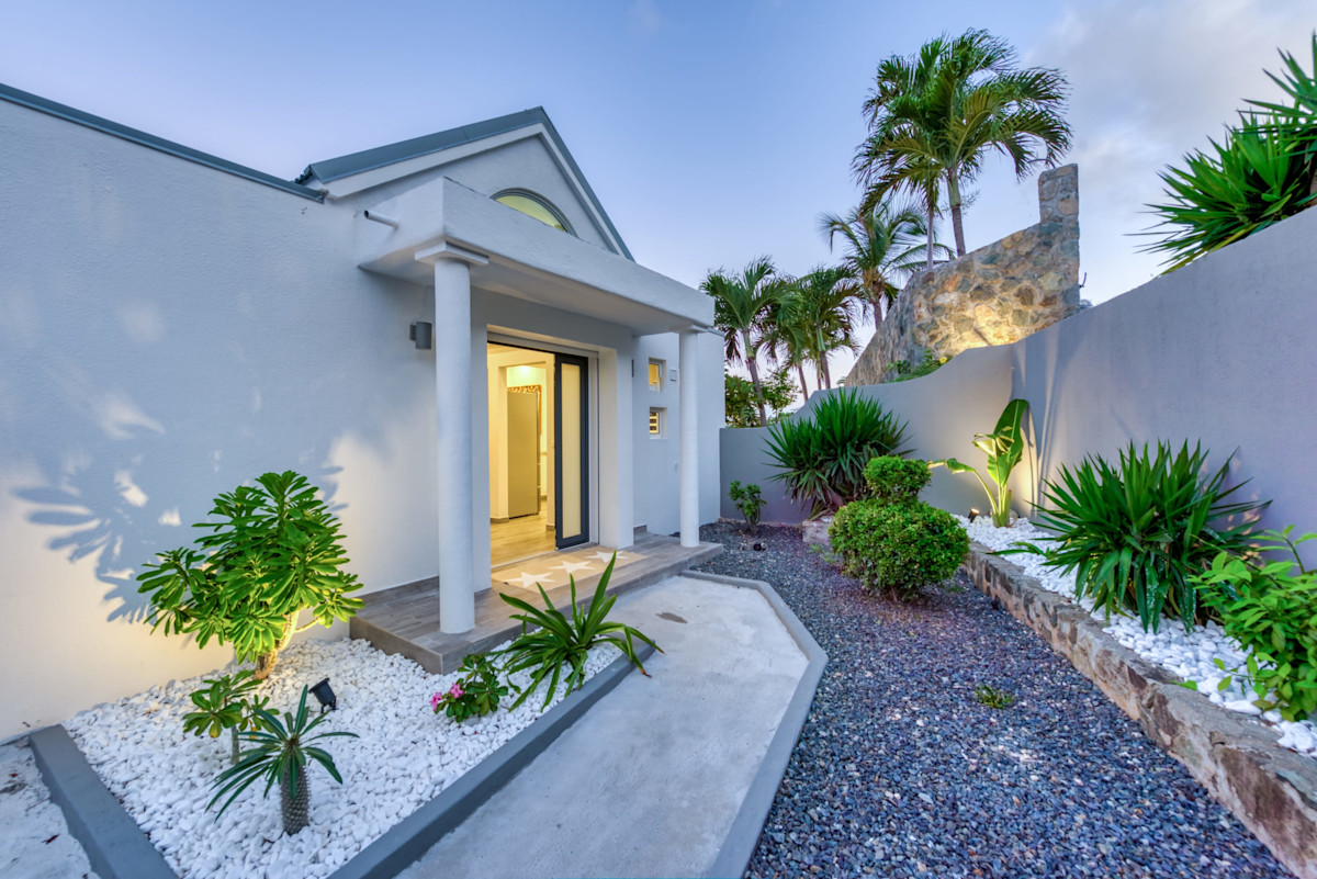Topaze property image