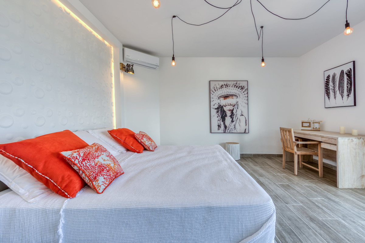 Topaze property image