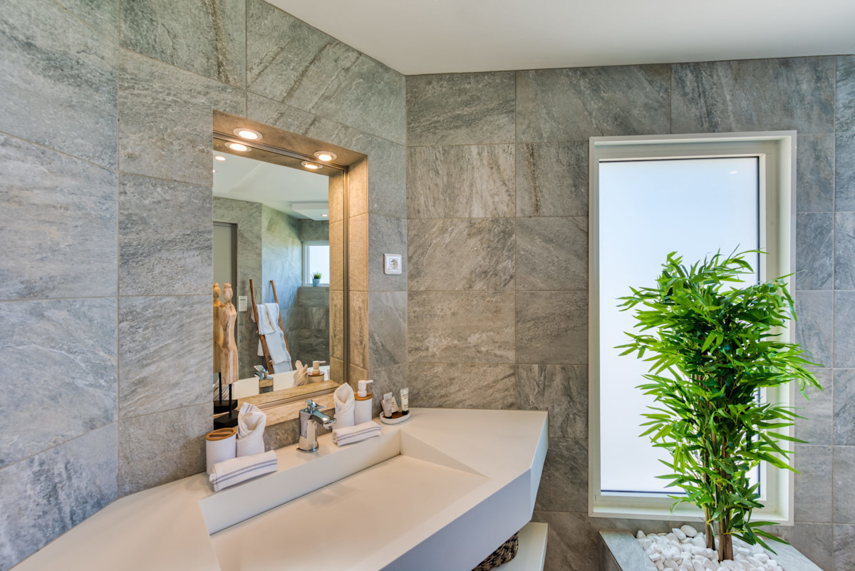 Topaze property image