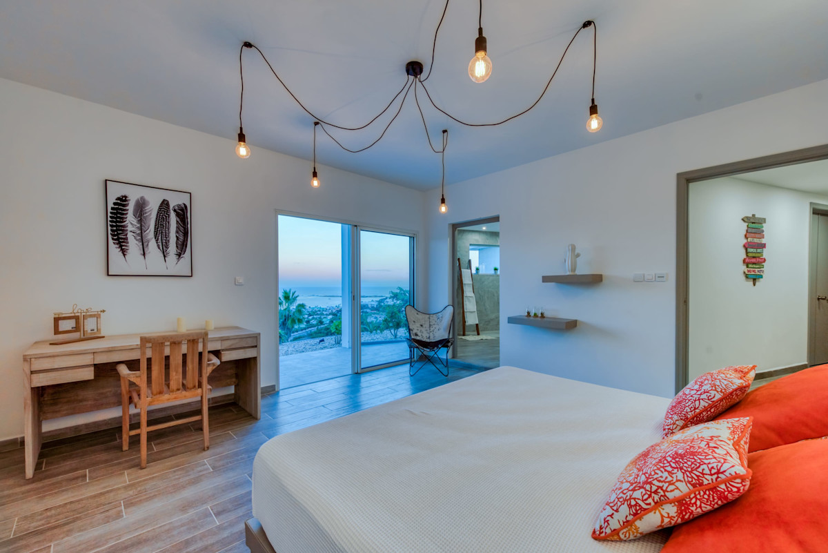 Topaze property image