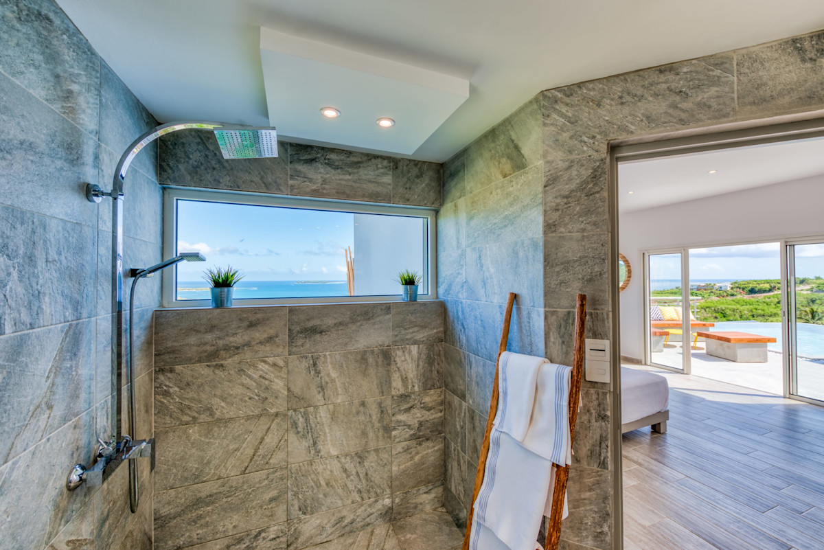 Topaze property image