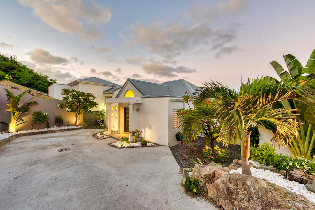 Topaze property image