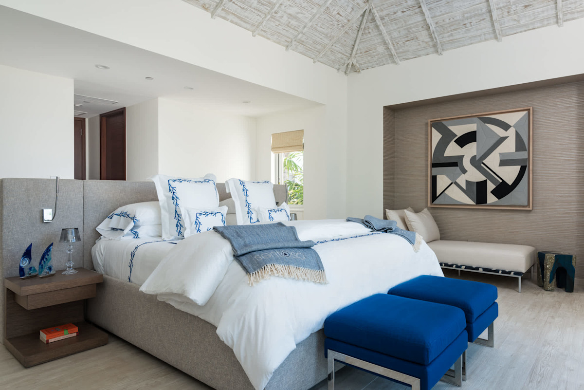 Luxury Villa Sentosa in Grace Bay, Turks & Caicos - Luxury bedroom