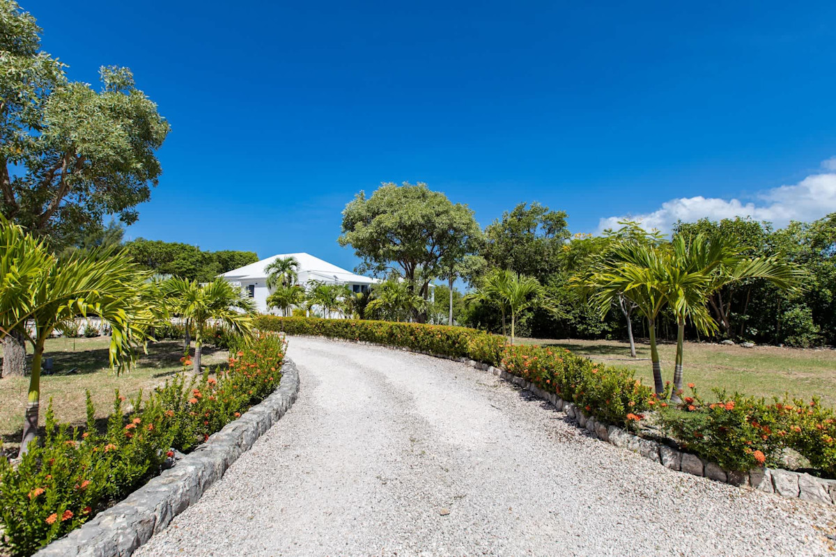 Les Oliviers property image
