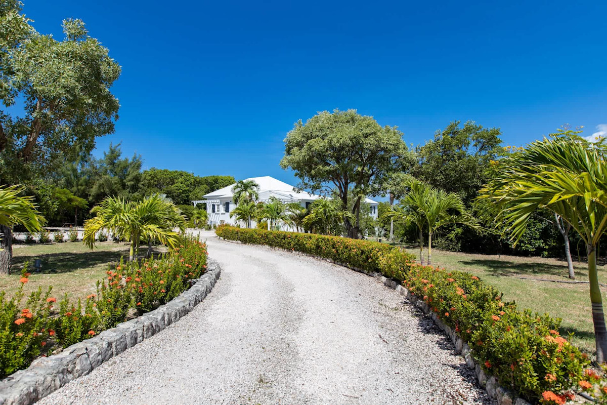 Les Oliviers property image