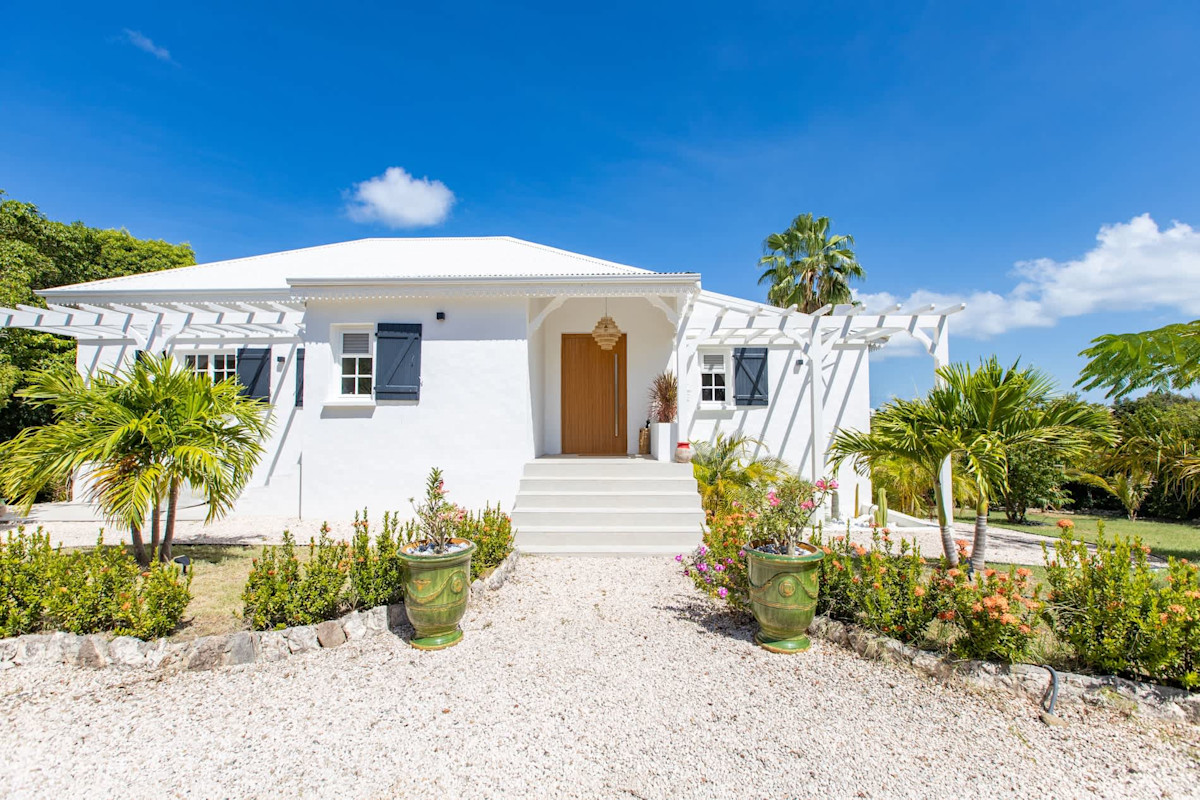 Les Oliviers property image