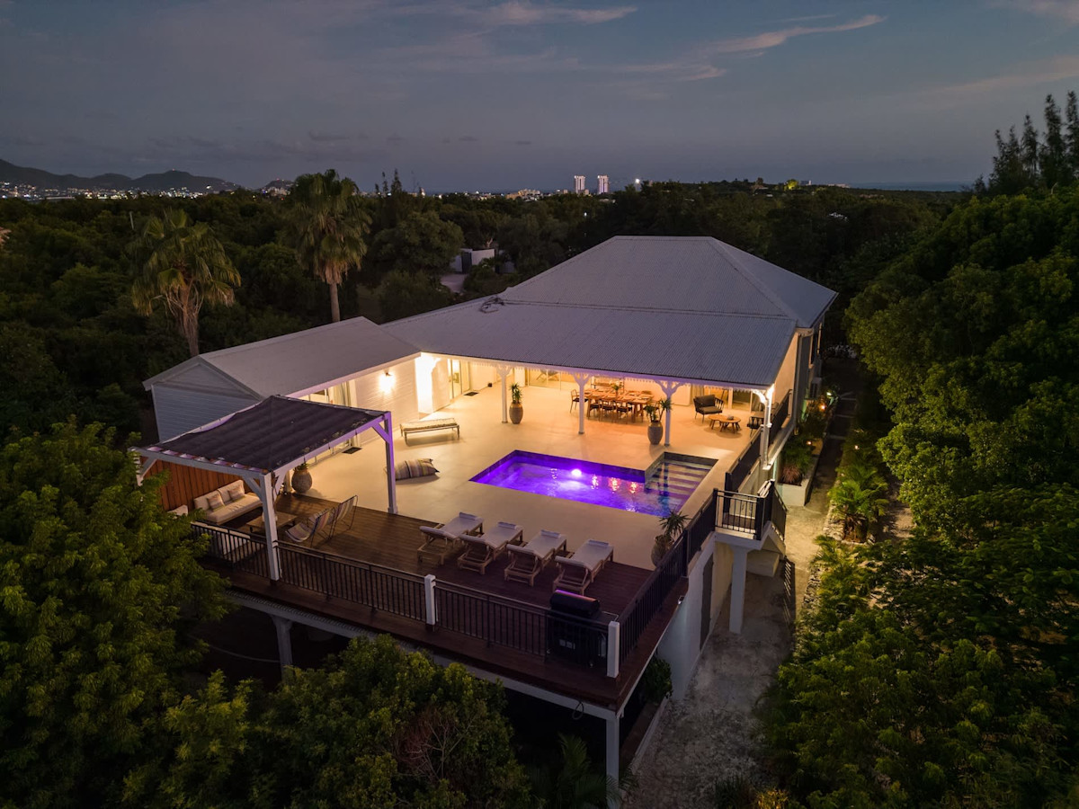 Les Oliviers property image